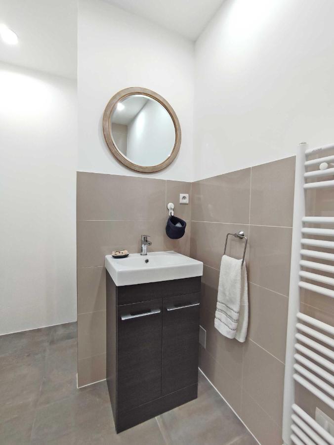 Studio - Pied A Terre Saulieu Exterior foto